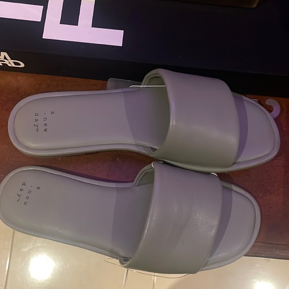 Slide sandals - Picture 1 of 3